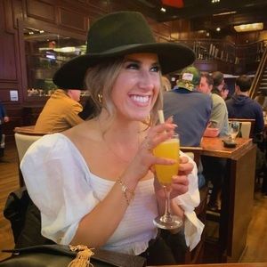 Meet your Posher, Jenny